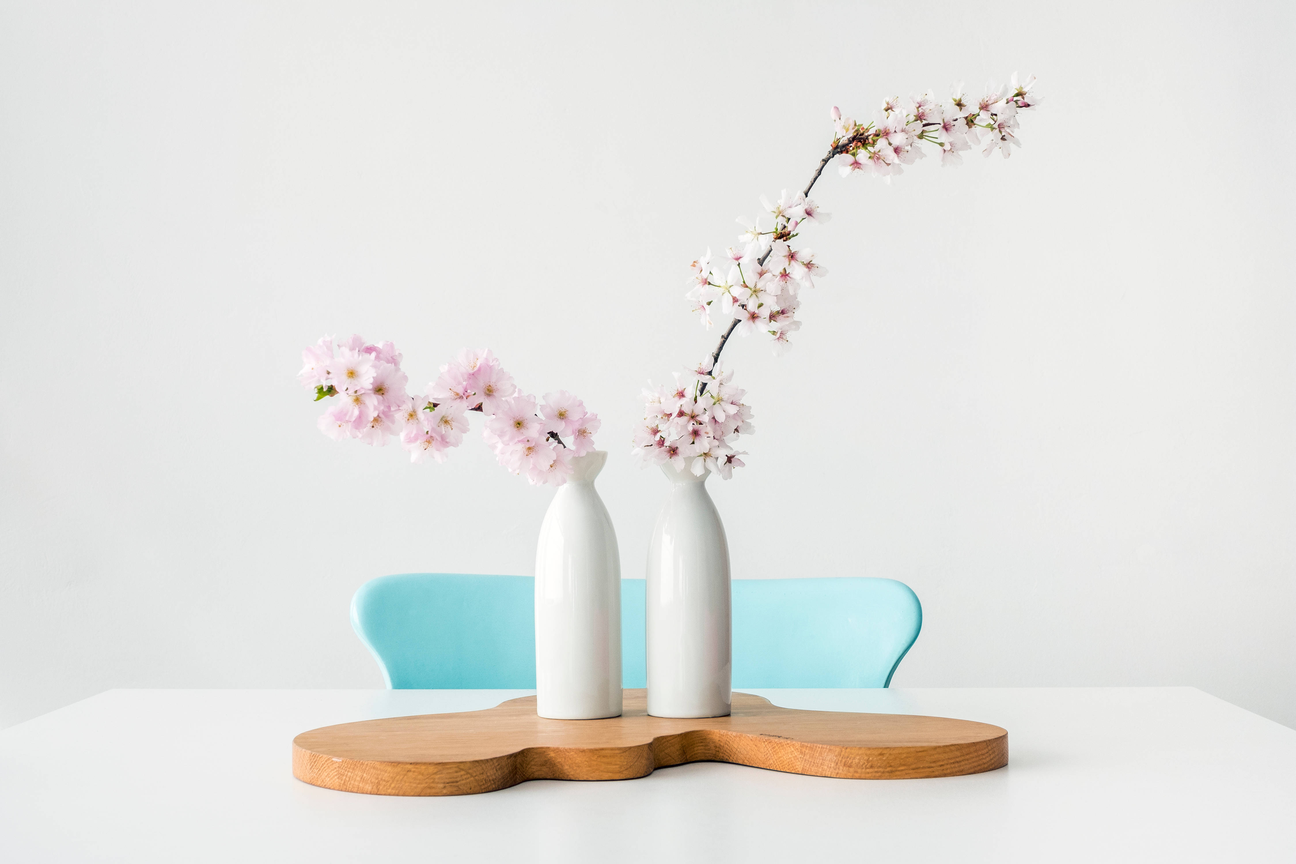 Aesthetic Minimalist Pastel Goth Table ওয়ালপেপার