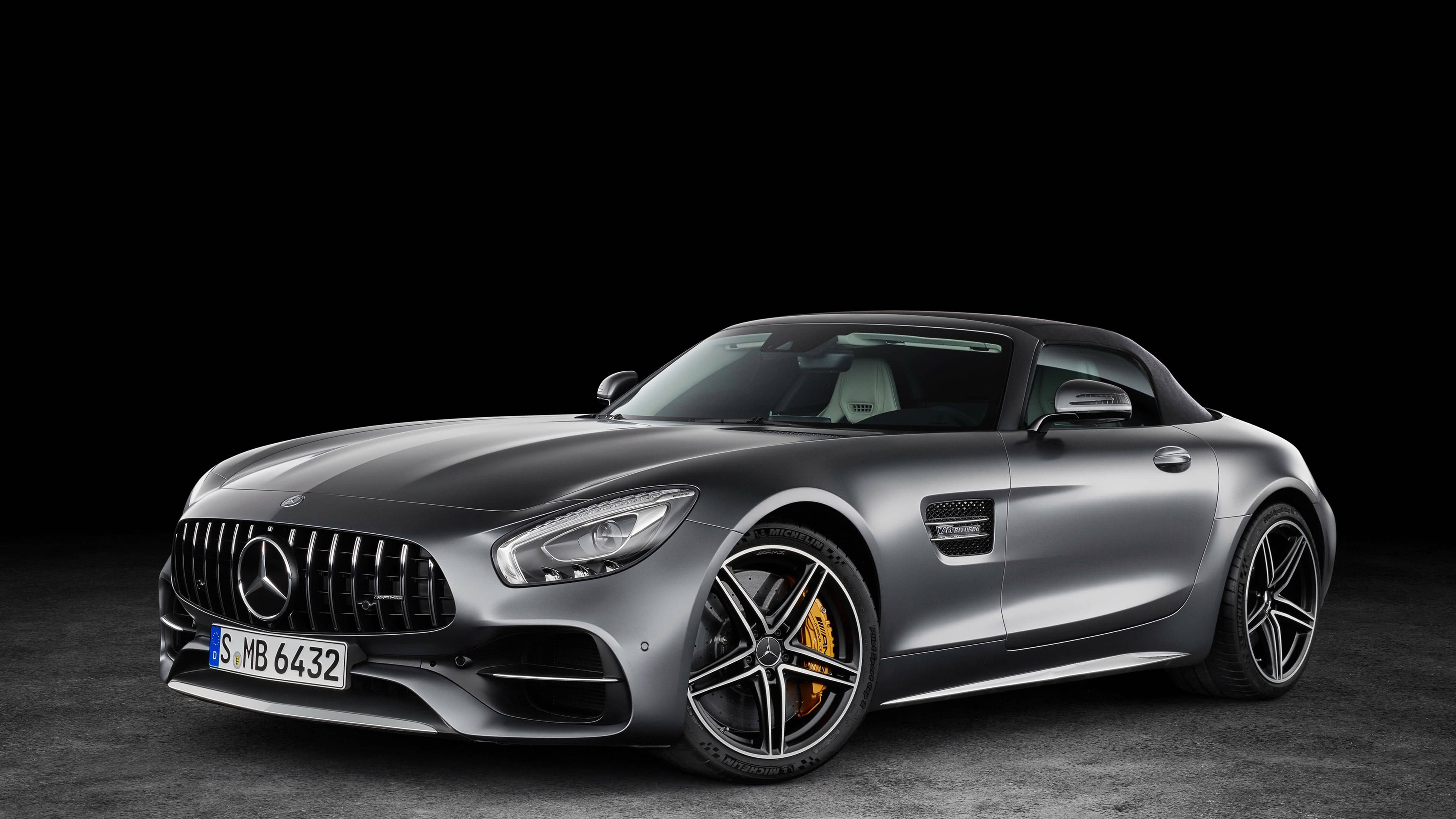 মার্সিডিজ AMG 4K সিলভার এস্থেটিক গাড়ি ওয়ালপেপার