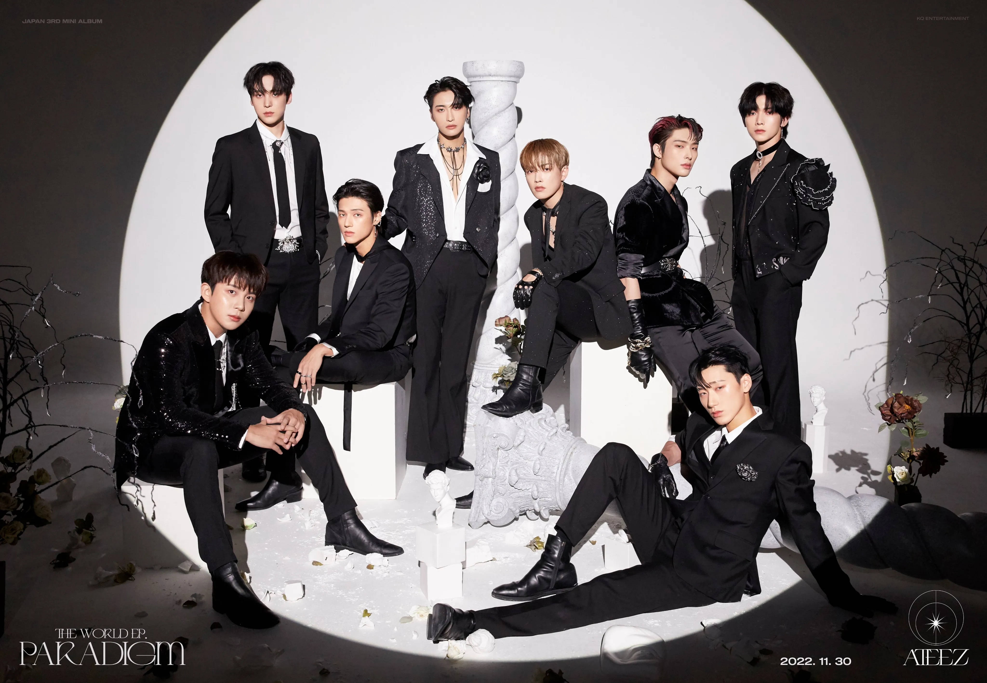 ATEEZ কালো স্যুট ওয়ালপেপার