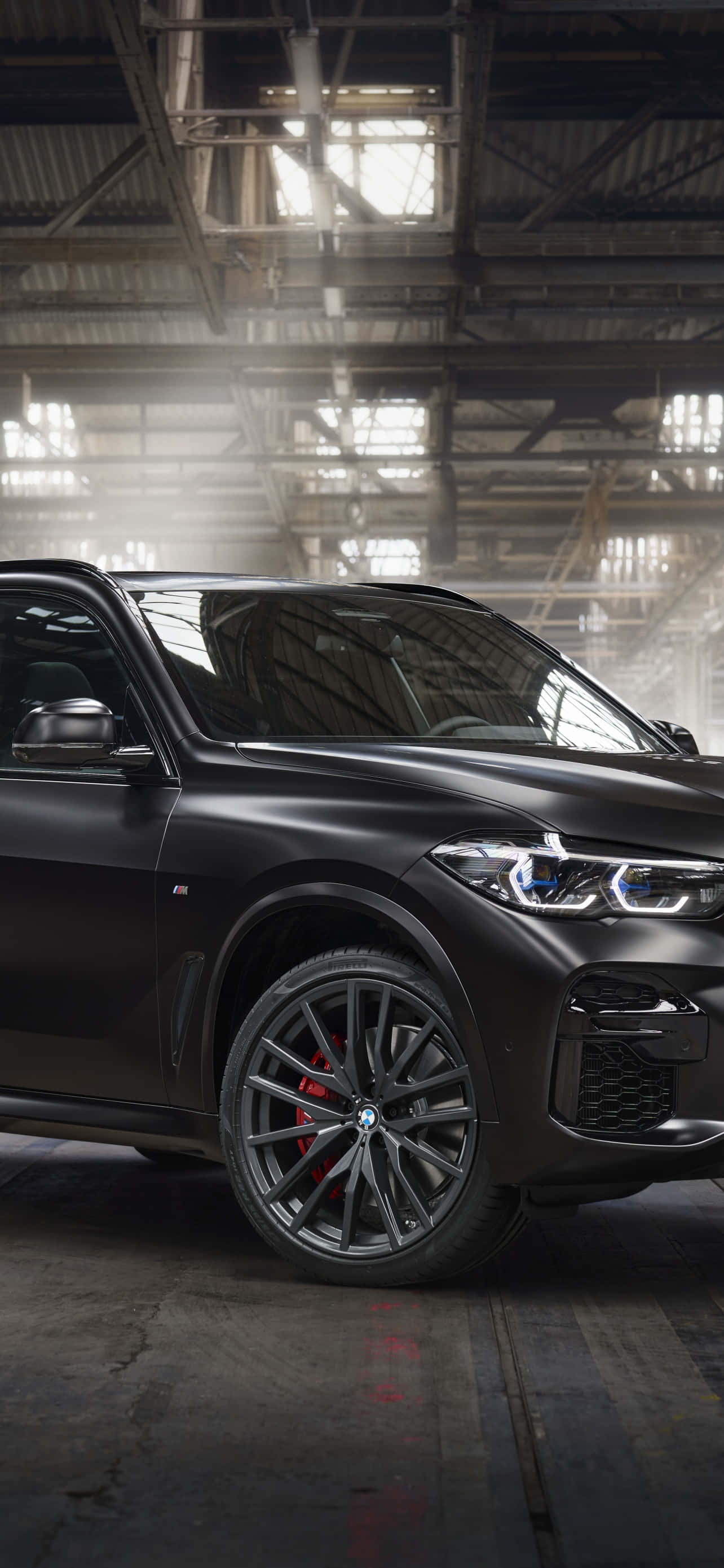 রাস্তায় চিত্তাকর্ষক শক্তিশালী BMW X6 M ওয়ালপেপার