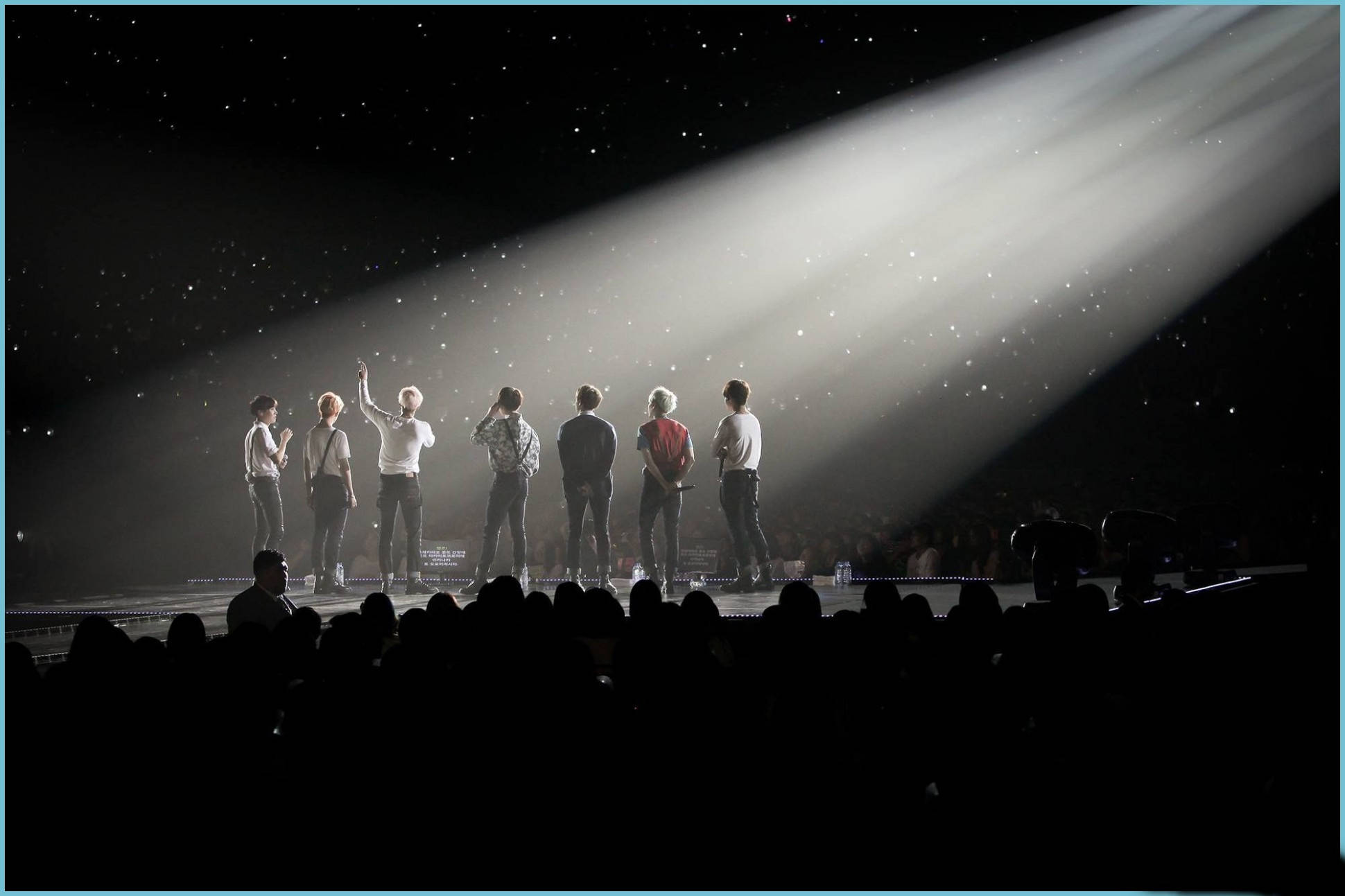 Bts 2021 ডেস্কটপ কনসার্ট স্পটলাইট ওয়ালপেপার