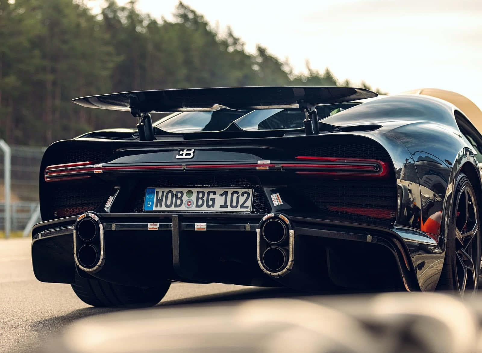 Bugatti Chiron – শক্তি এবং কমনীয়তার উদাহরণ ওয়ালপেপার