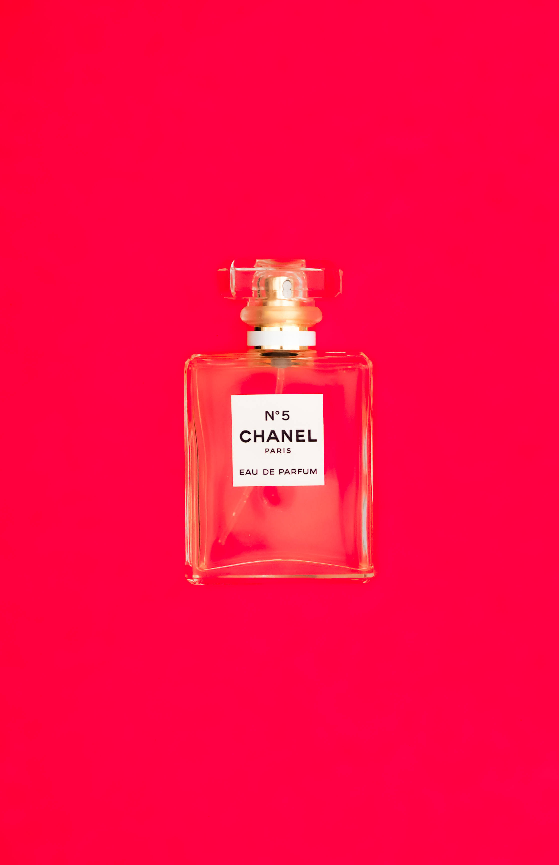 Chanel No. 5 লাল নান্দনিক ওয়ালপেপার