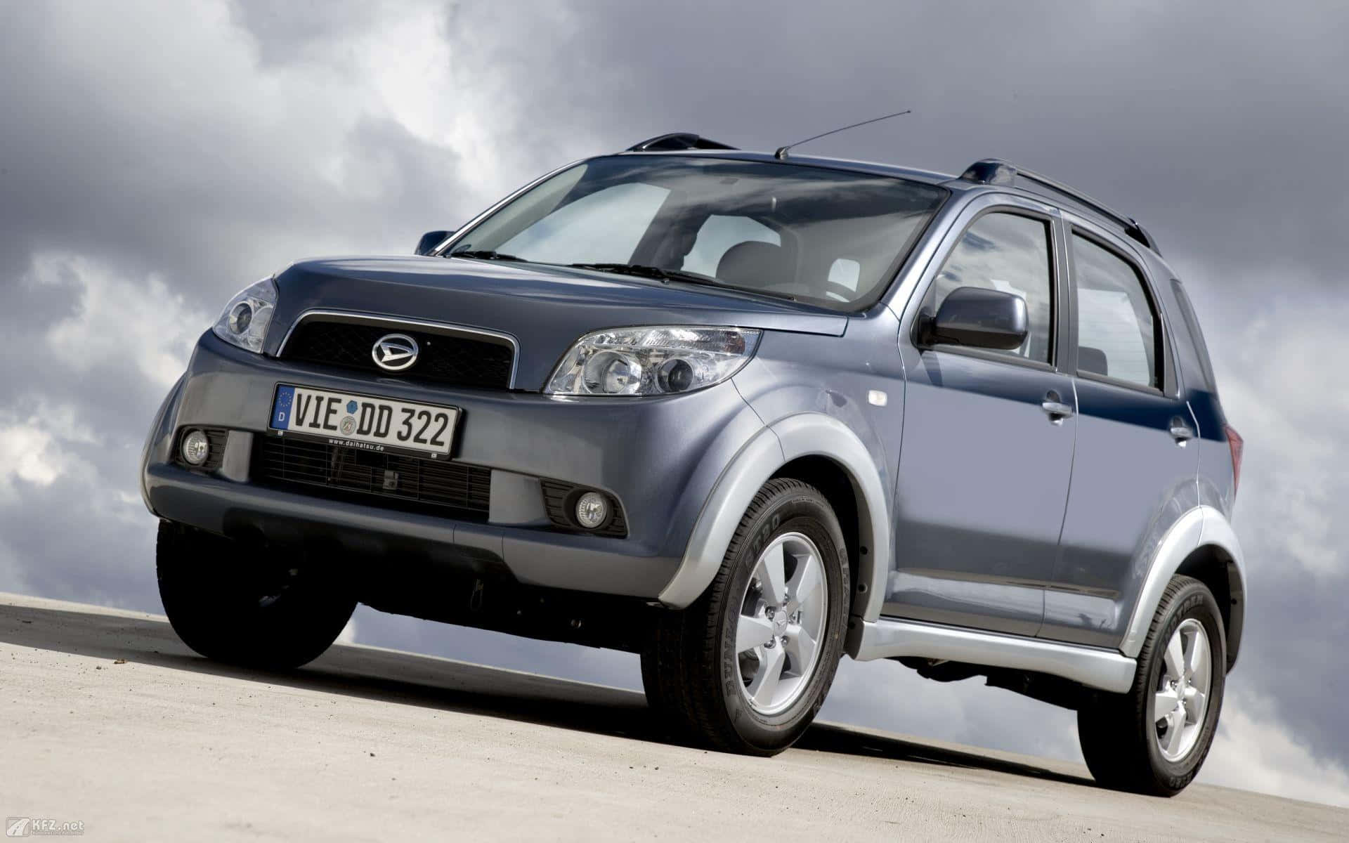 রাস্তায় মসৃণ ও স্টাইলিশ Daihatsu ওয়ালপেপার