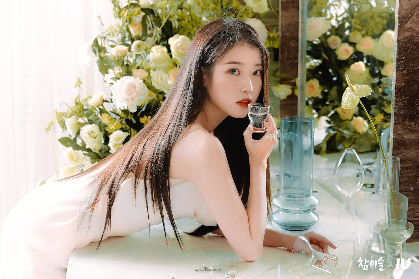 IU ভোগ কোরিয়া ম্যাগাজিন ওয়ালপেপার