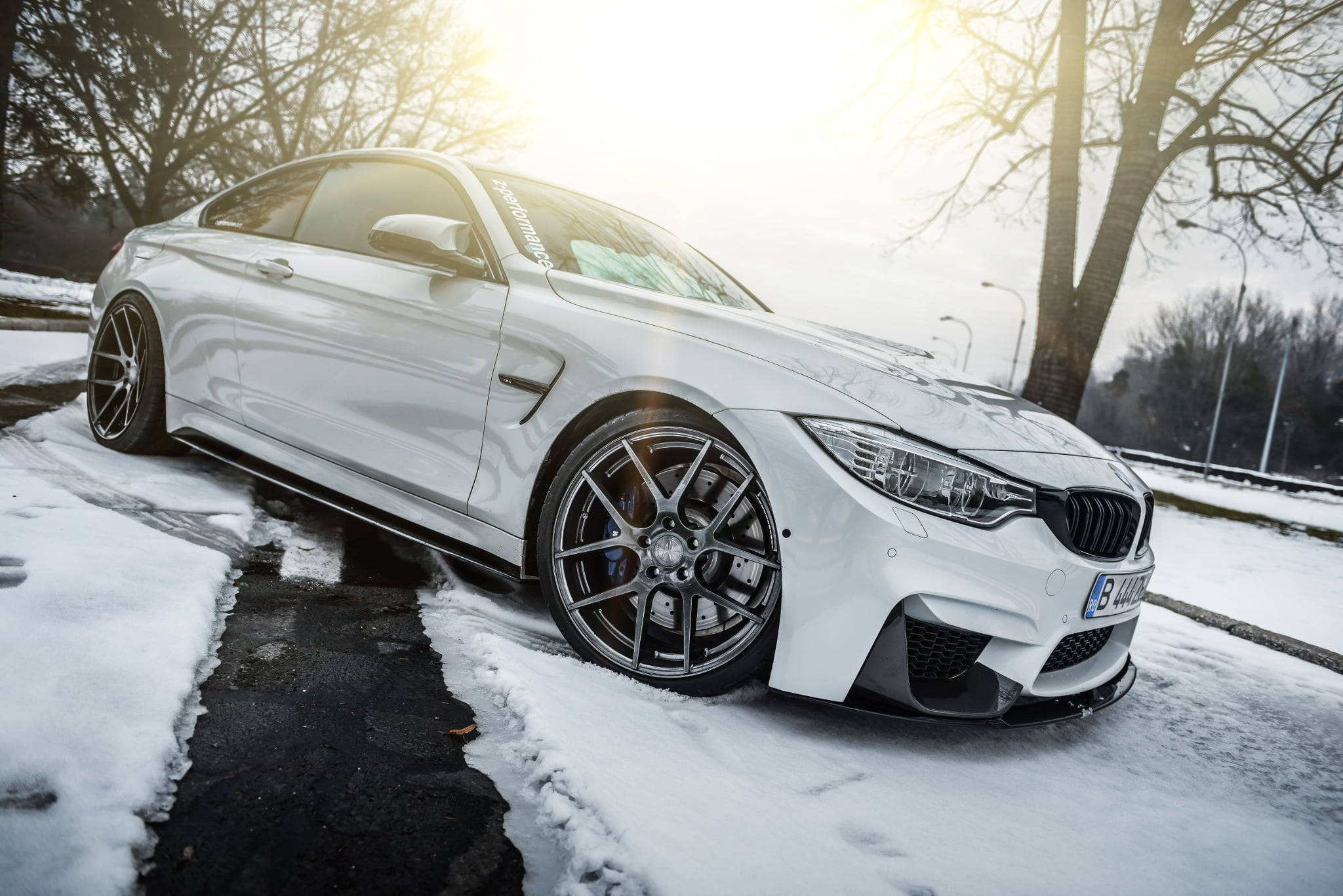 স্লিক সাদা M4 BMW ল্যাপটপ ওয়ালপেপার
