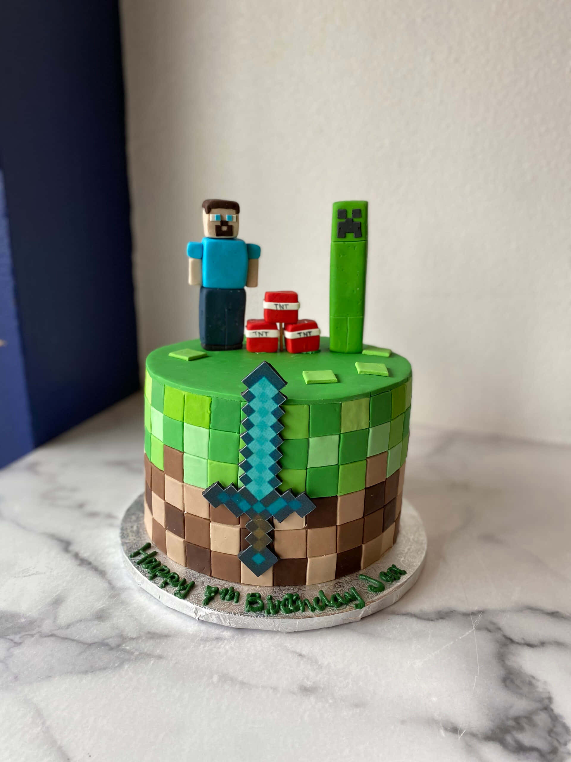 যেকোনো অনুষ্ঠান উজ্জ্বল করতে বিভিন্ন অনন্য Minecraft কেক ওয়ালপেপার