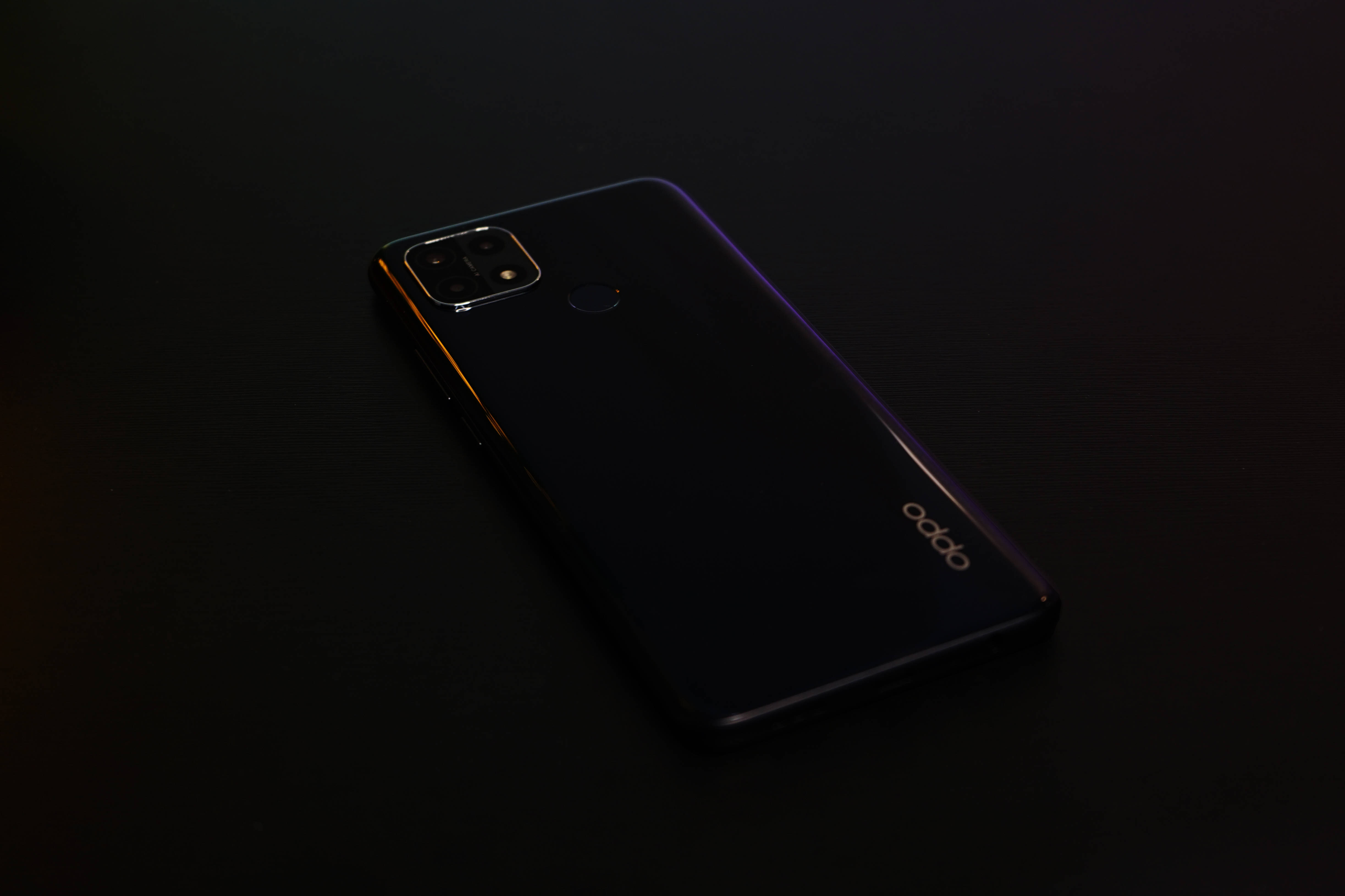 কালো Oppo স্মার্টফোন ওয়ালপেপার