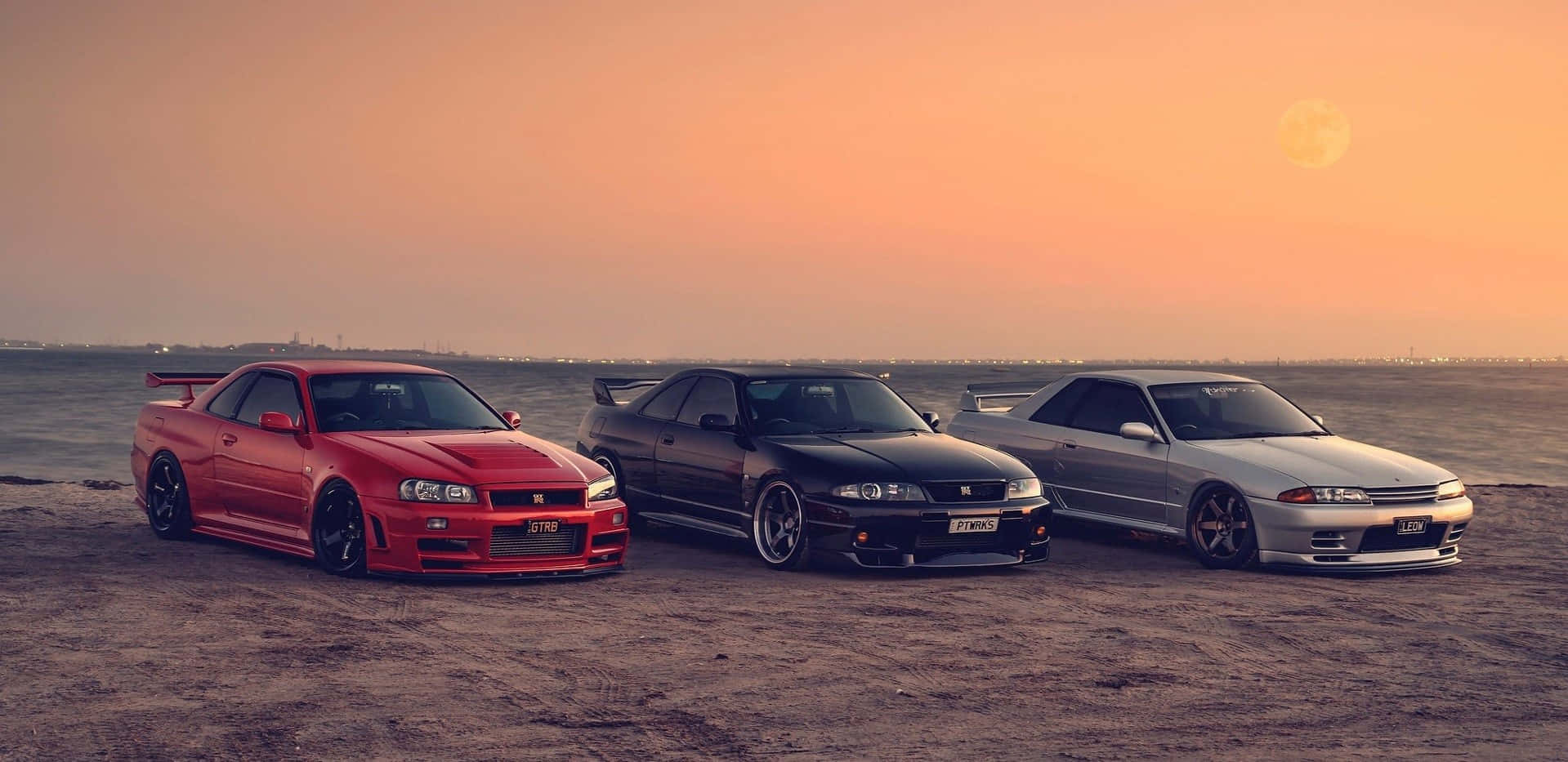 নিসান স্কাইলাইন R33 GT-R উজ্জ্বল হওয়ার অপেক্ষায় ওয়ালপেপার