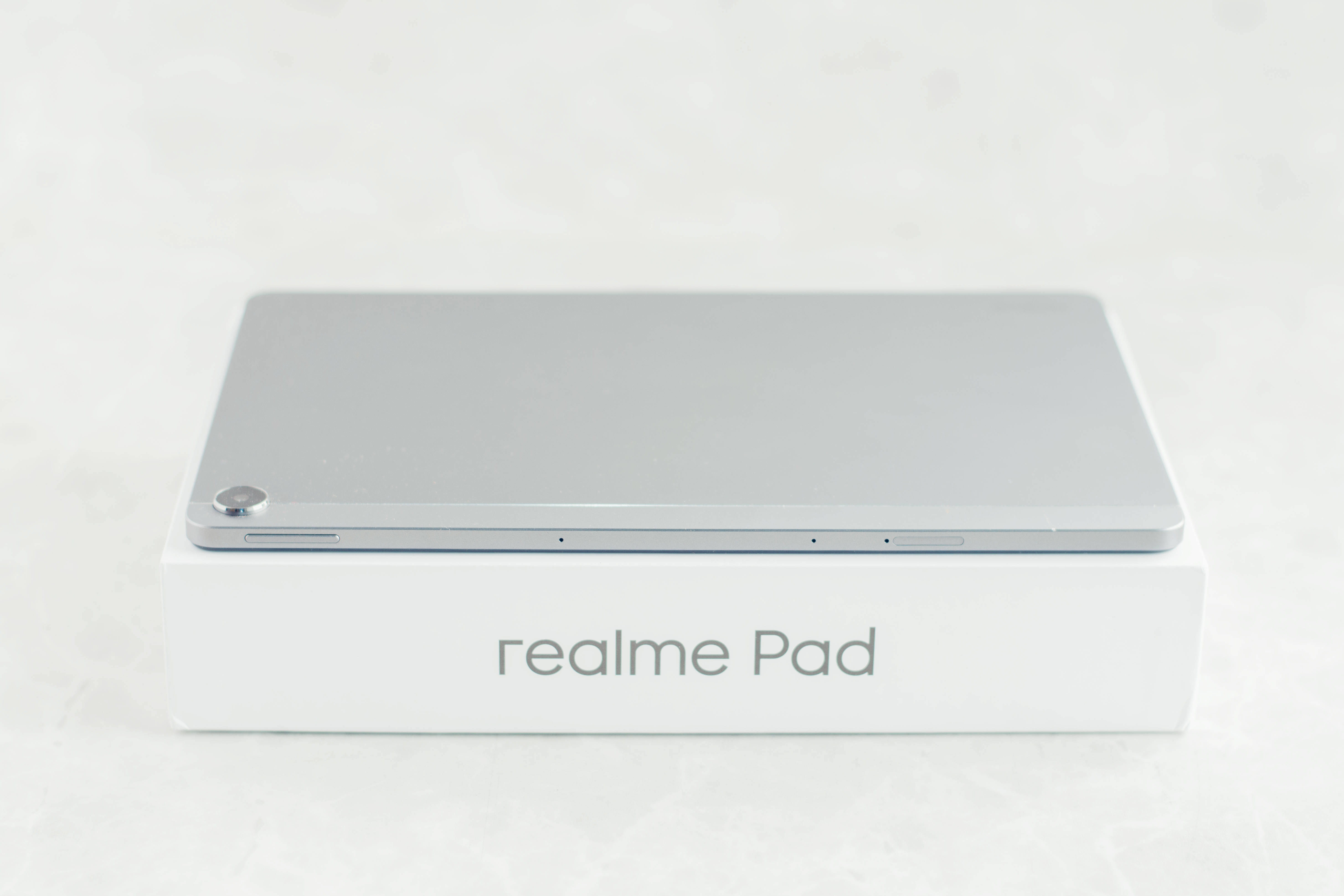 Realme Pad গ্রে ওয়ালপেপার