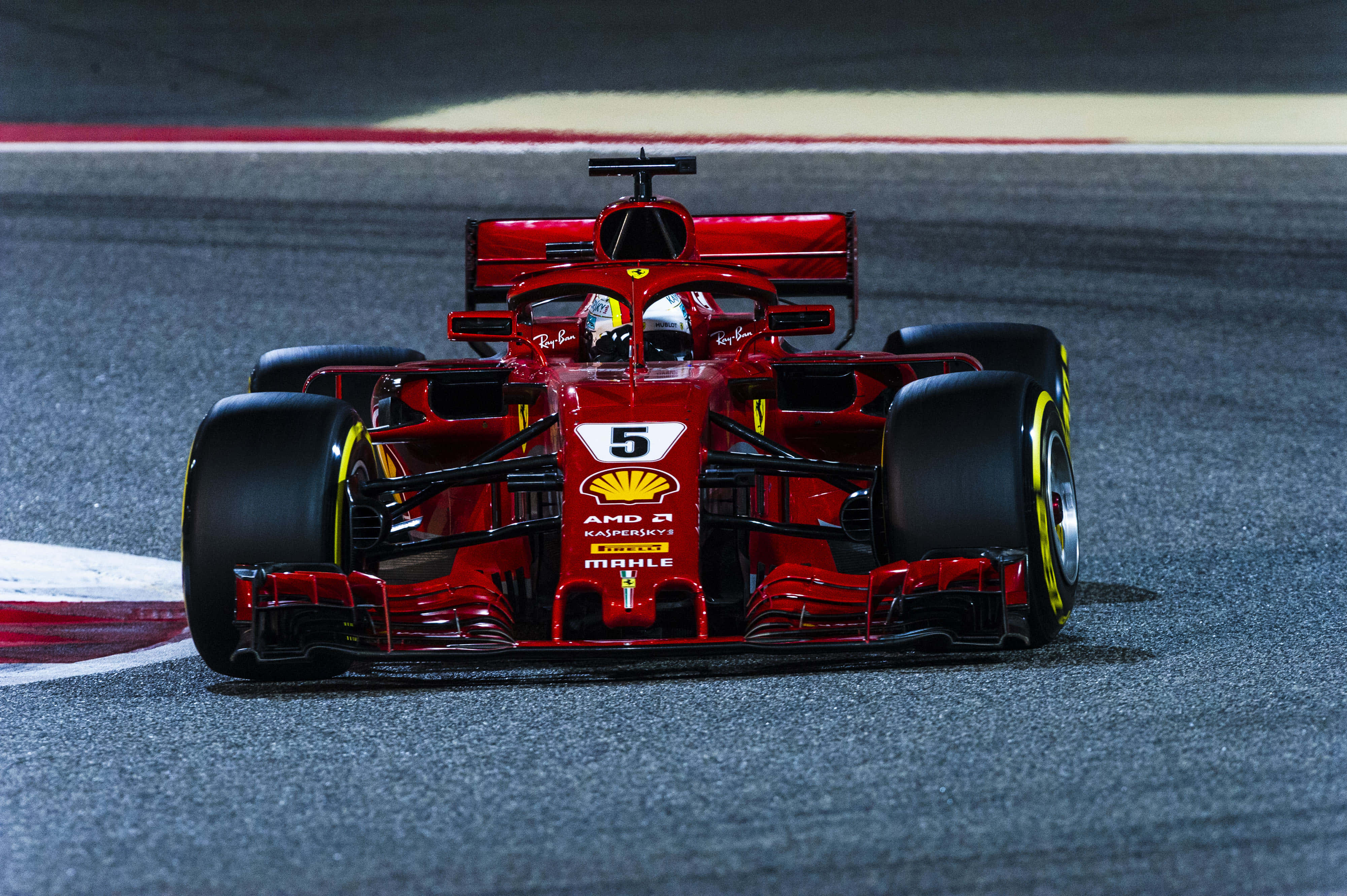 ভেটেল ফেরারি SF71H F1 2018 ব্যাকগ্রাউন্ড ওয়ালপেপার