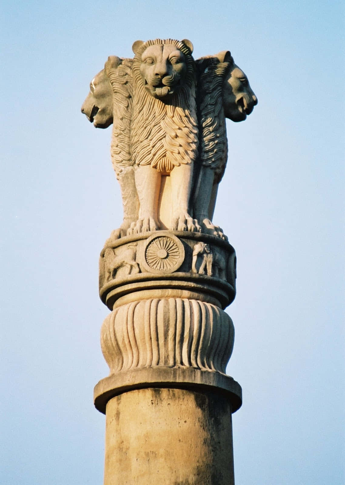 অশোক স্তম্ভ পরিষ্কার নীল আকাশ ওয়ালপেপার