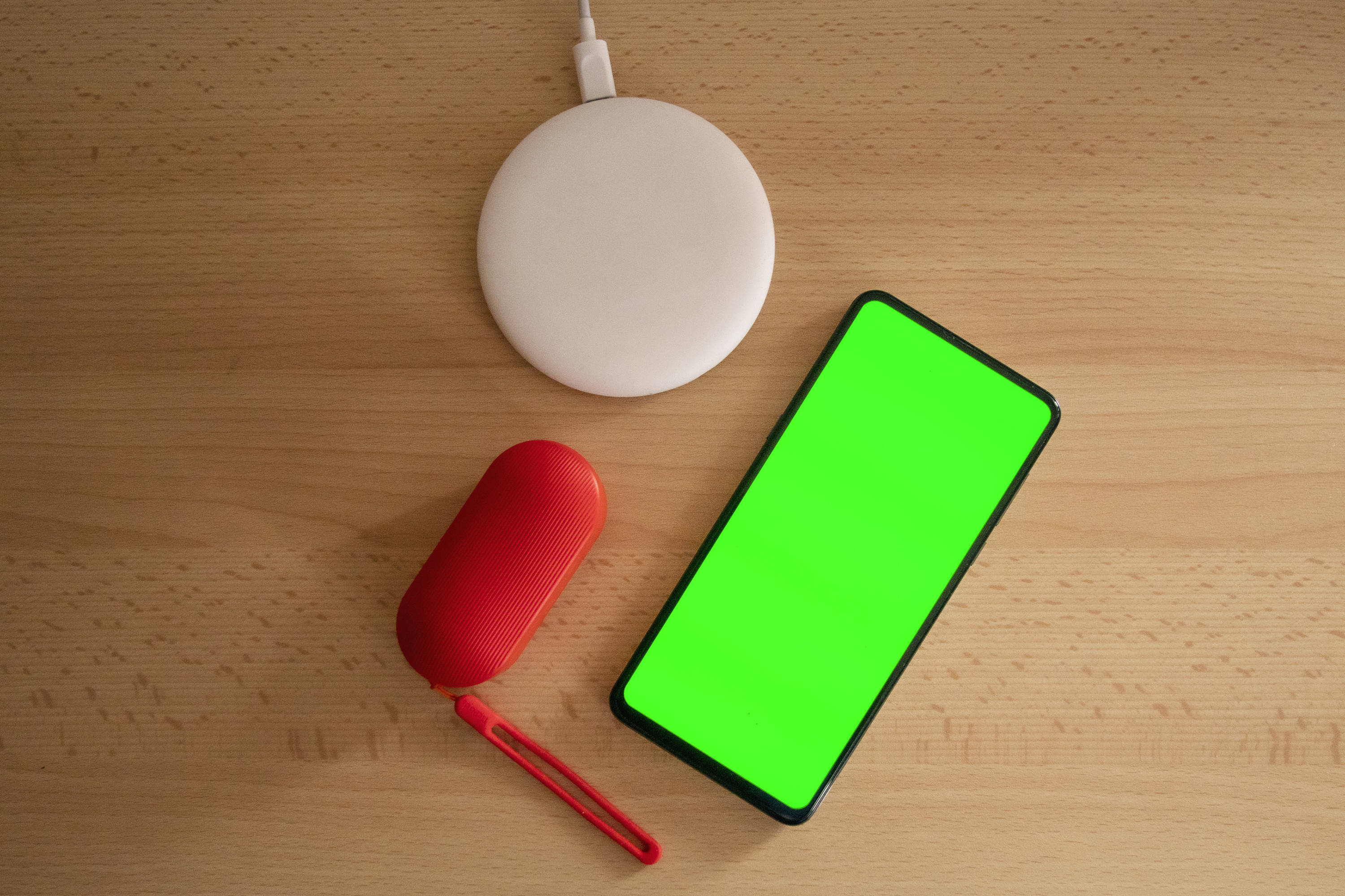 ক্যাপশন: আনুষাঙ্গিক সহ পেশাদার গ্রিন স্ক্রিন সেটআপ ওয়ালপেপার