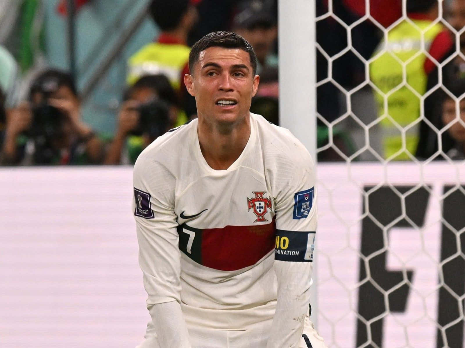 ক্রিস্টিয়ানো রোনালদো ফুটবল মাঠে অ্যাকশনে ওয়ালপেপার