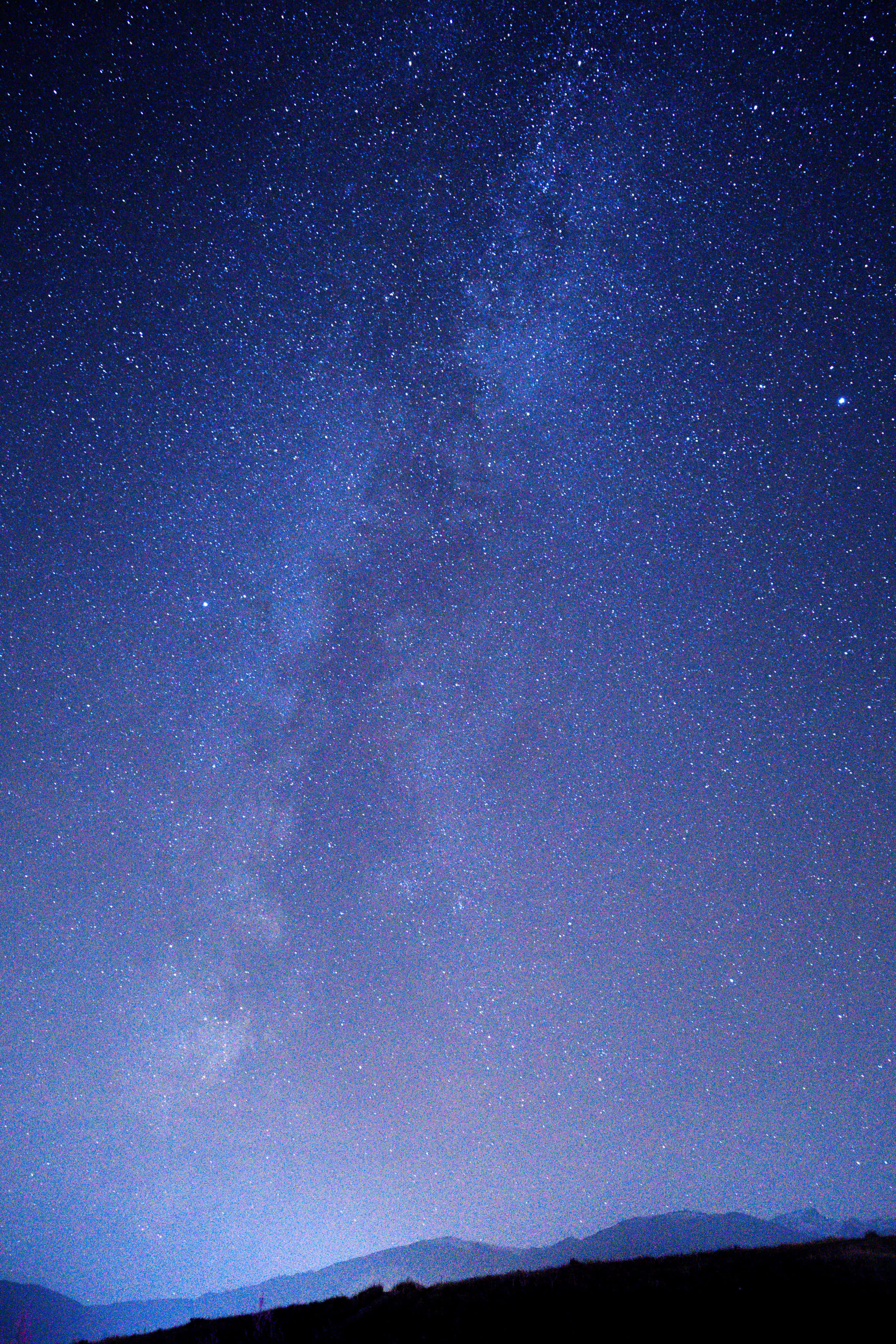 তারাময় রাতের আকাশের জাঁকজমক ওয়ালপেপার