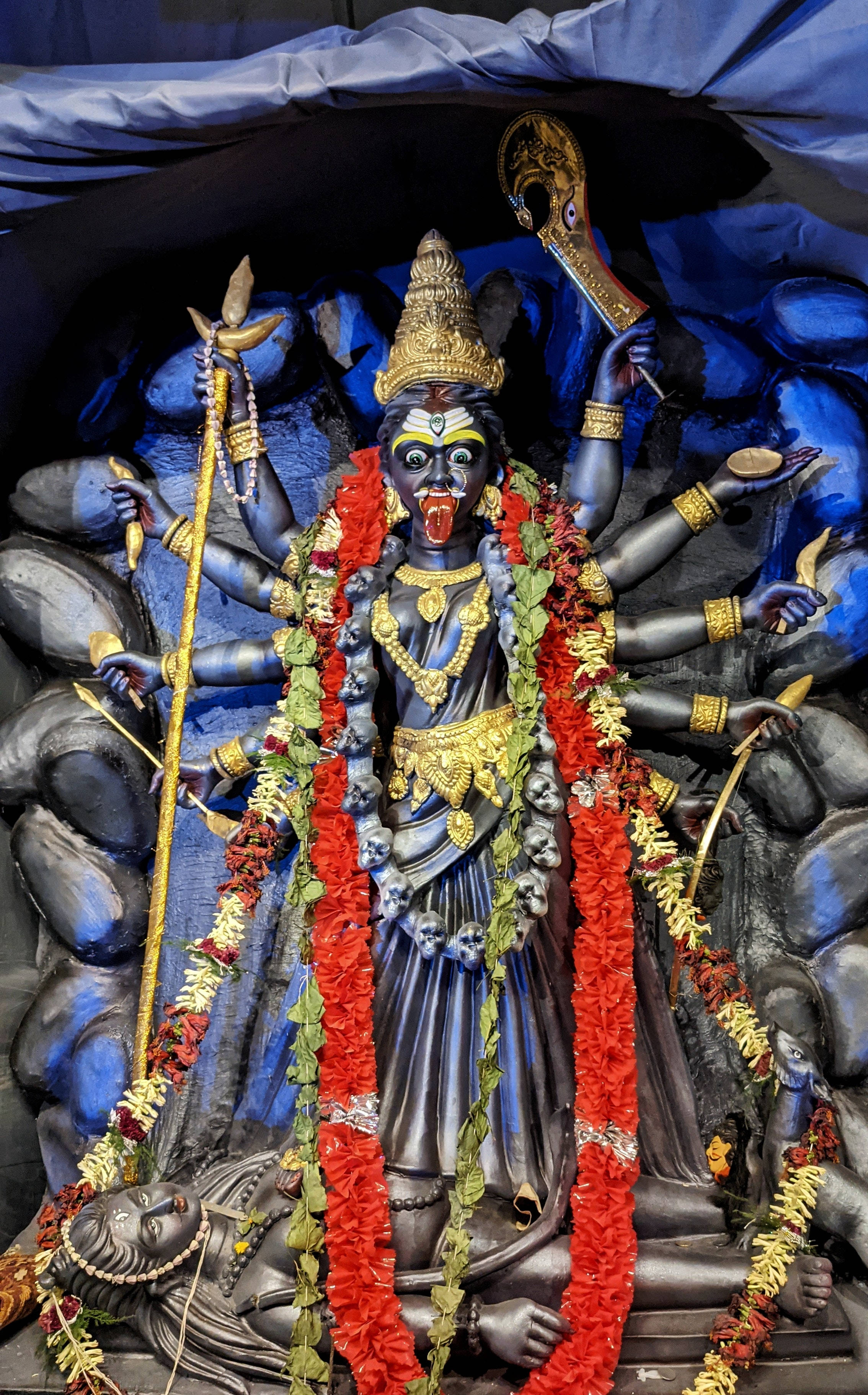 দেবী কালী লাল মালা ওয়ালপেপার