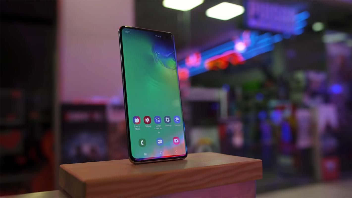 নতুন Galaxy S10 পান এবং অতুলনীয় শক্তি ও ডিজাইন উপভোগ করুন ওয়ালপেপার