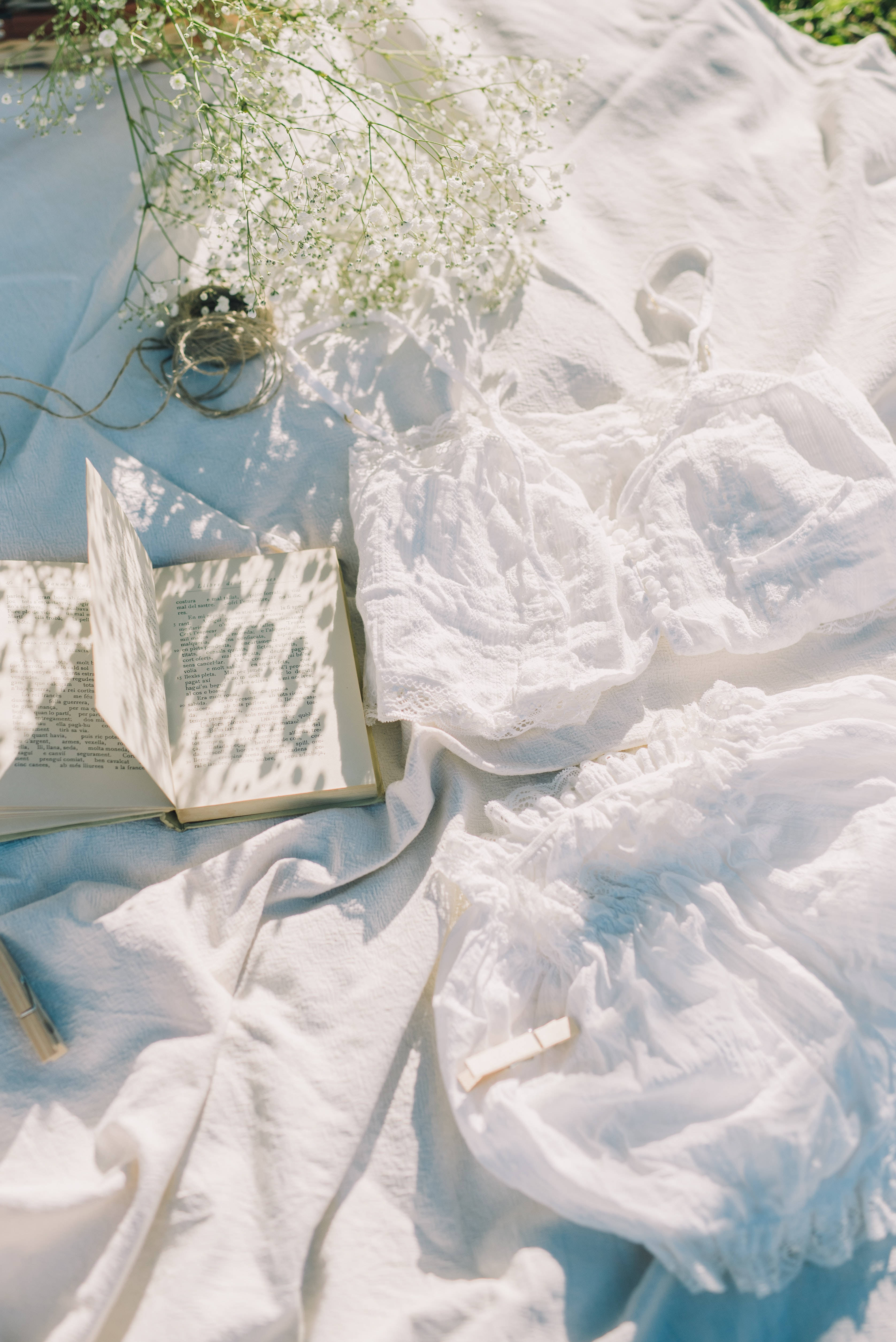 প্রেপি নান্দনিক সাদা ফ্ল্যাট লে ওয়ালপেপার