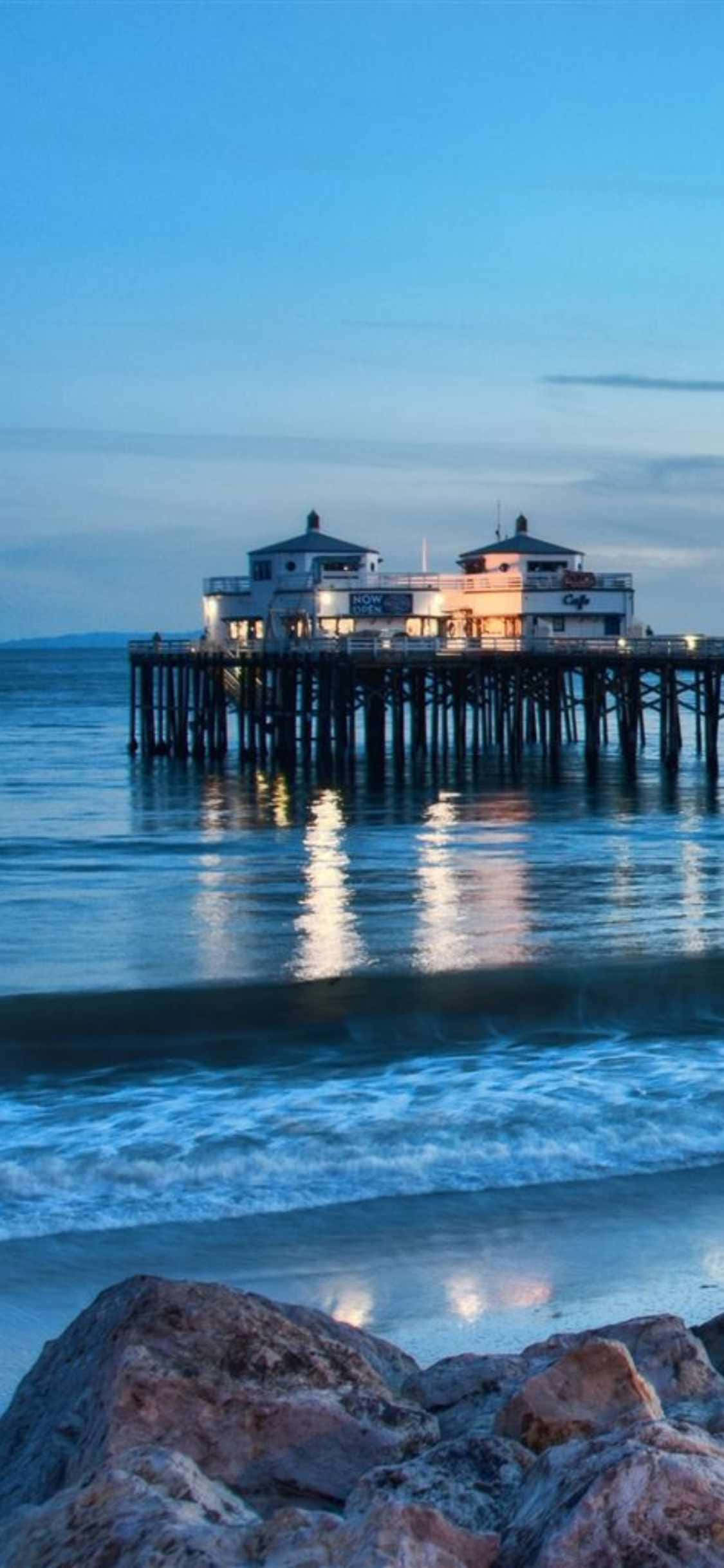 মালিবু সৈকতে আরামদায়ক সূর্যাস্ত ওয়ালপেপার