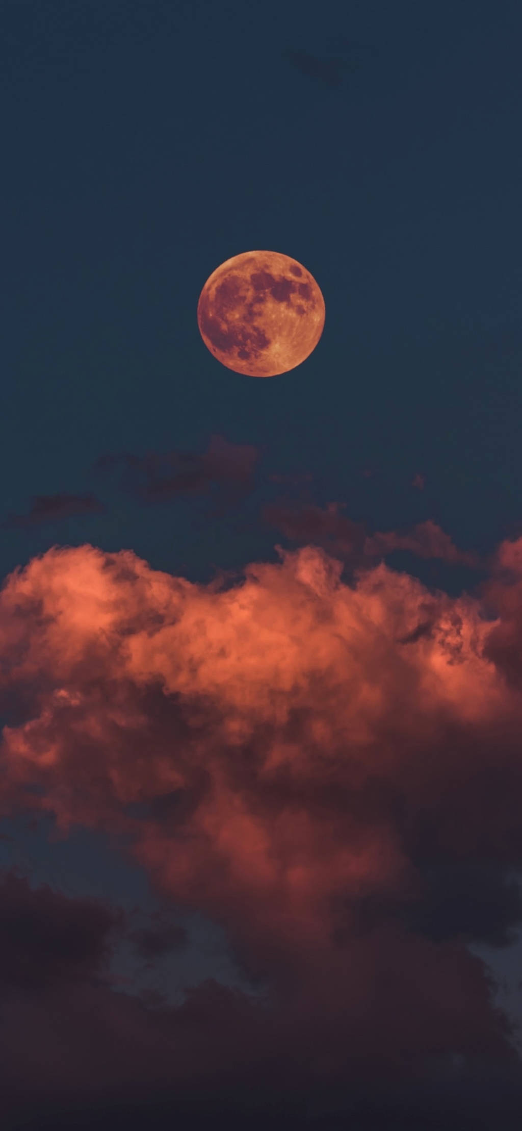 লালিমাময় পূর্ণিমার সৌন্দর্য ওয়ালপেপার