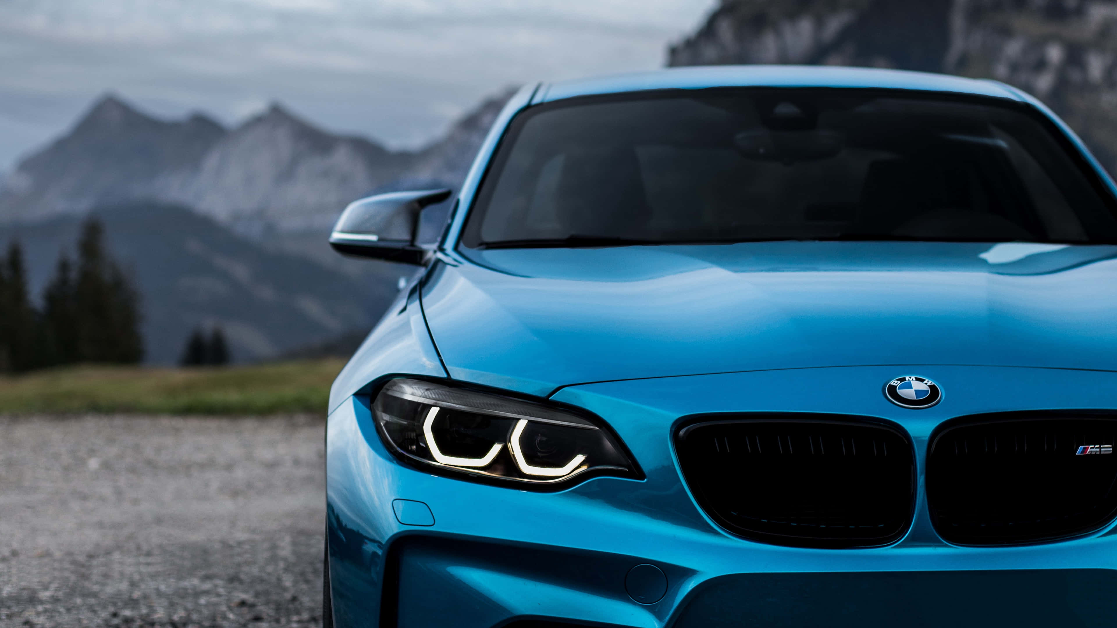 স্পোর্টি এবং মার্জিত BMW ওয়ালপেপার
