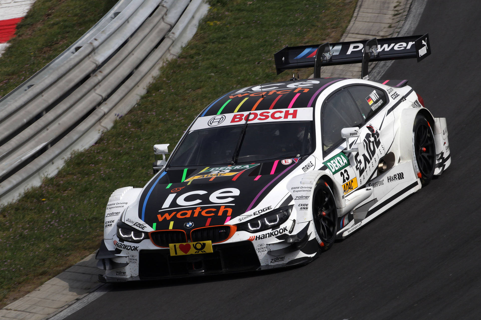 2014 BMW M4 DTM গাড়ি ঘুরানো রেস ট্র্যাকে ওয়ালপেপার — বিএমডব্লিউ ওয়ালপেপার