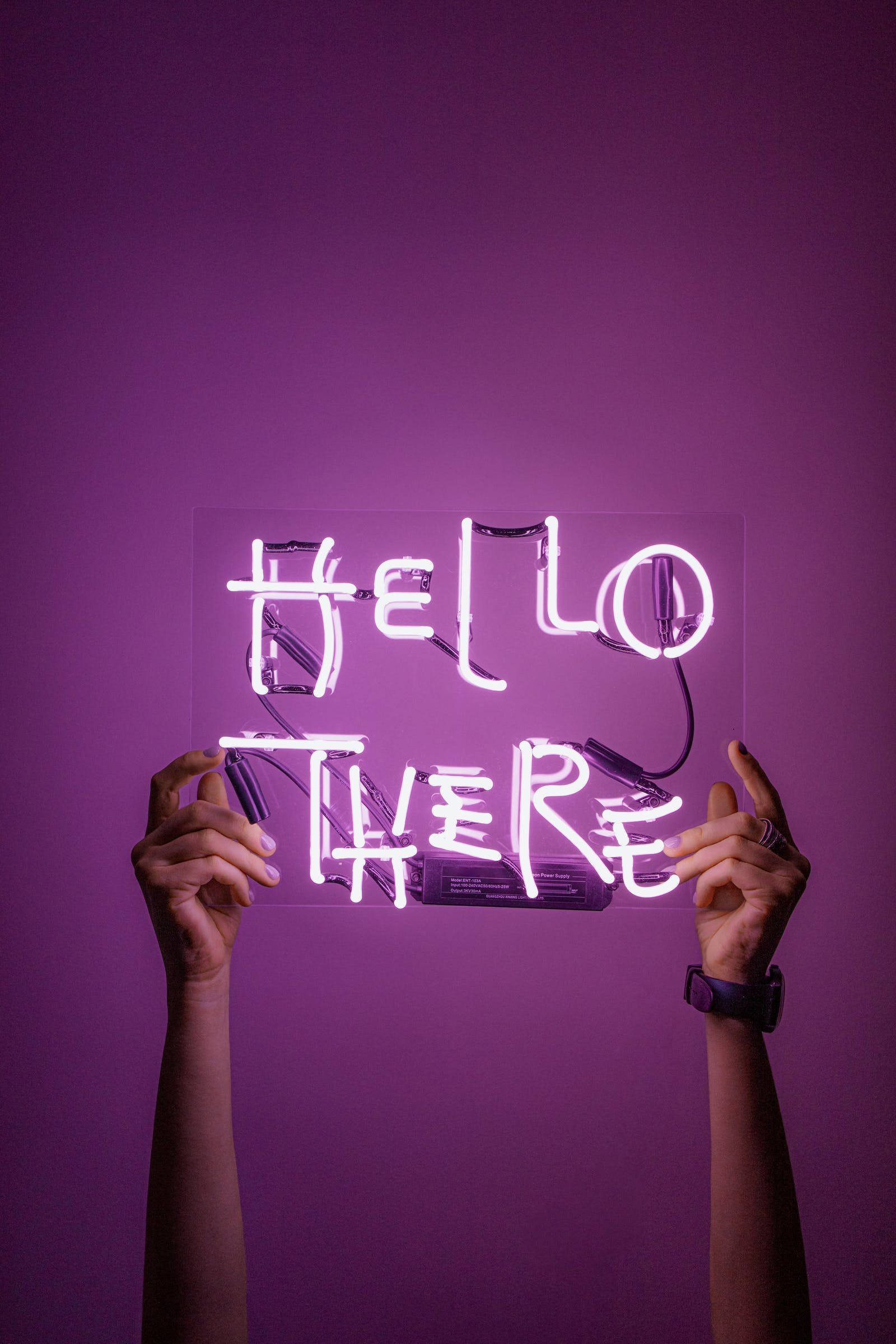 হ্যালো দেয়ার নিয়ন আইফোন ওয়ালপেপার