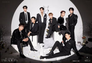 ATEEZ কালো স্যুট — নান্দনিক কালো এবং সাদা ওয়ালপেপার