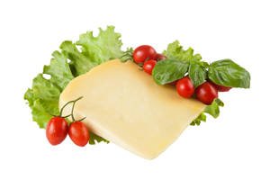 Cheese slice with tomatoes on lettuce wallpaper — পরিষ্কার ওয়ালপেপার