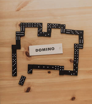 Trail Of Black Dominoes wallpaper — টেকনো ফ্যান্টম ভি ফোল্ড২ ওয়ালপেপার