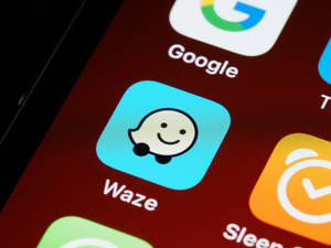 Waze অ্যাপ iOS 13 — আইফোন ১৪ ওয়ালপেপার