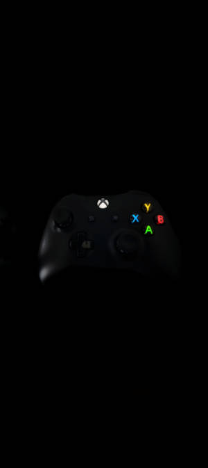 কালো Xbox কন্ট্রোলার 8K ফোন — পিক্সেল ১০ প্রো ফোল্ড ওয়ালপেপার