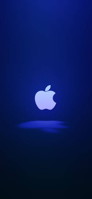 সাদা আলোকিত অ্যাপল লোগো iPhone — গ্যালাক্সি এস২৬ আল্ট্রা ওয়ালপেপার